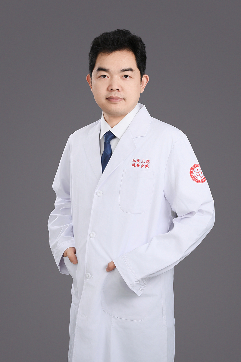 侯国进 医学博士 主任医师 骨科主任