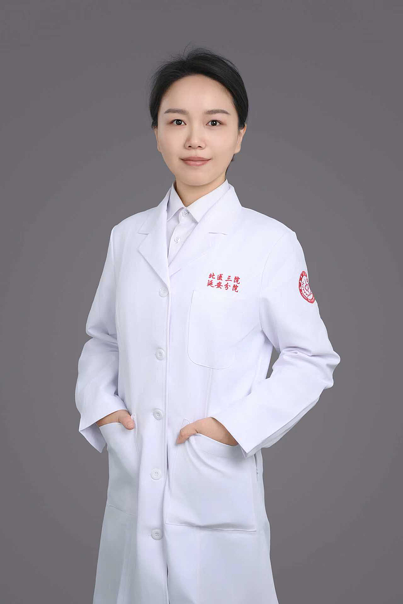 刘忆南 北京大学第三医院 医学博士 副主任医师 眼科学术主任