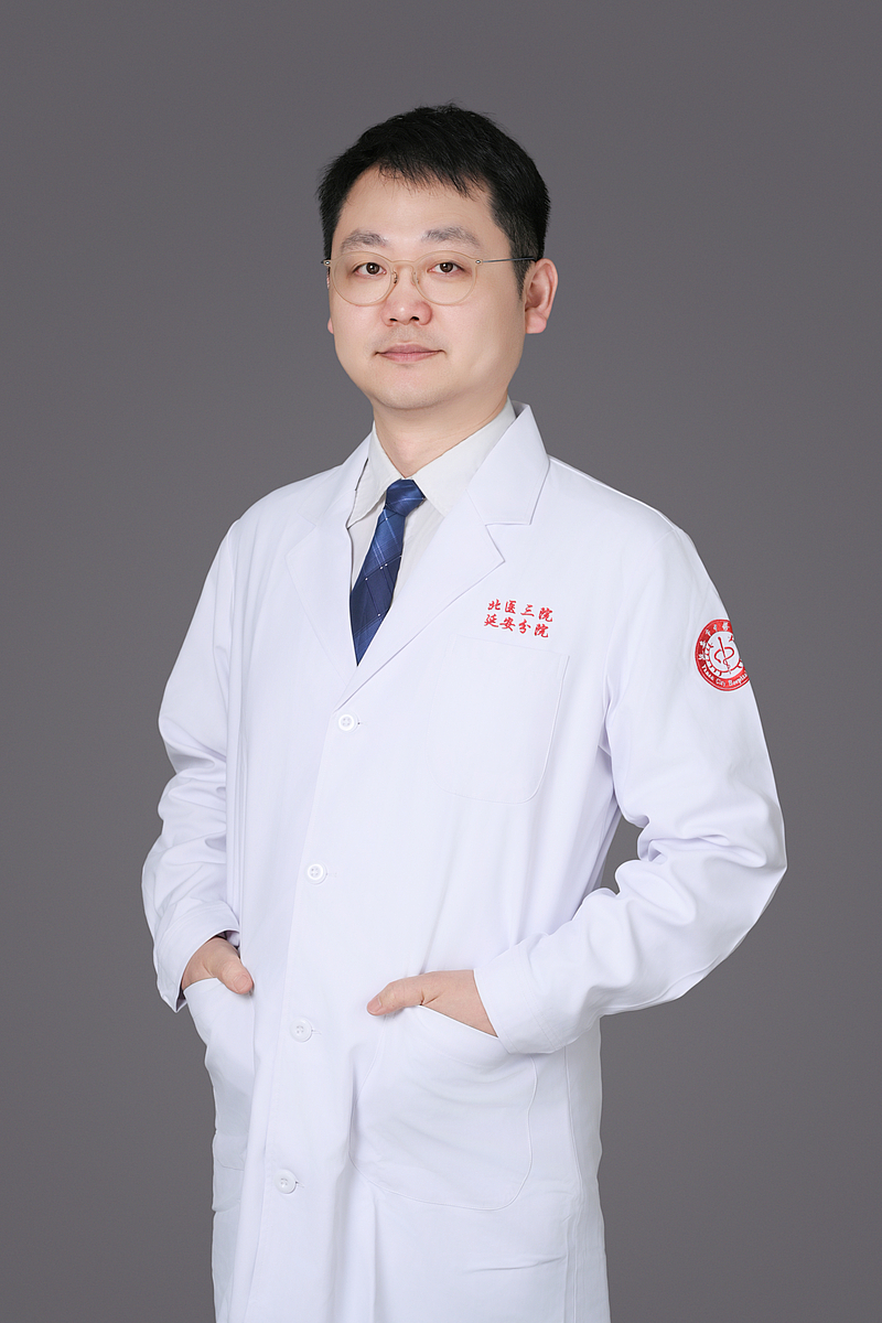 颜昕 北京大学第三医院 运动医学博士 副主任医师 运动医学科学术主任